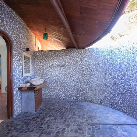 Whales And Waves Hotel Lemonga Exterior photo